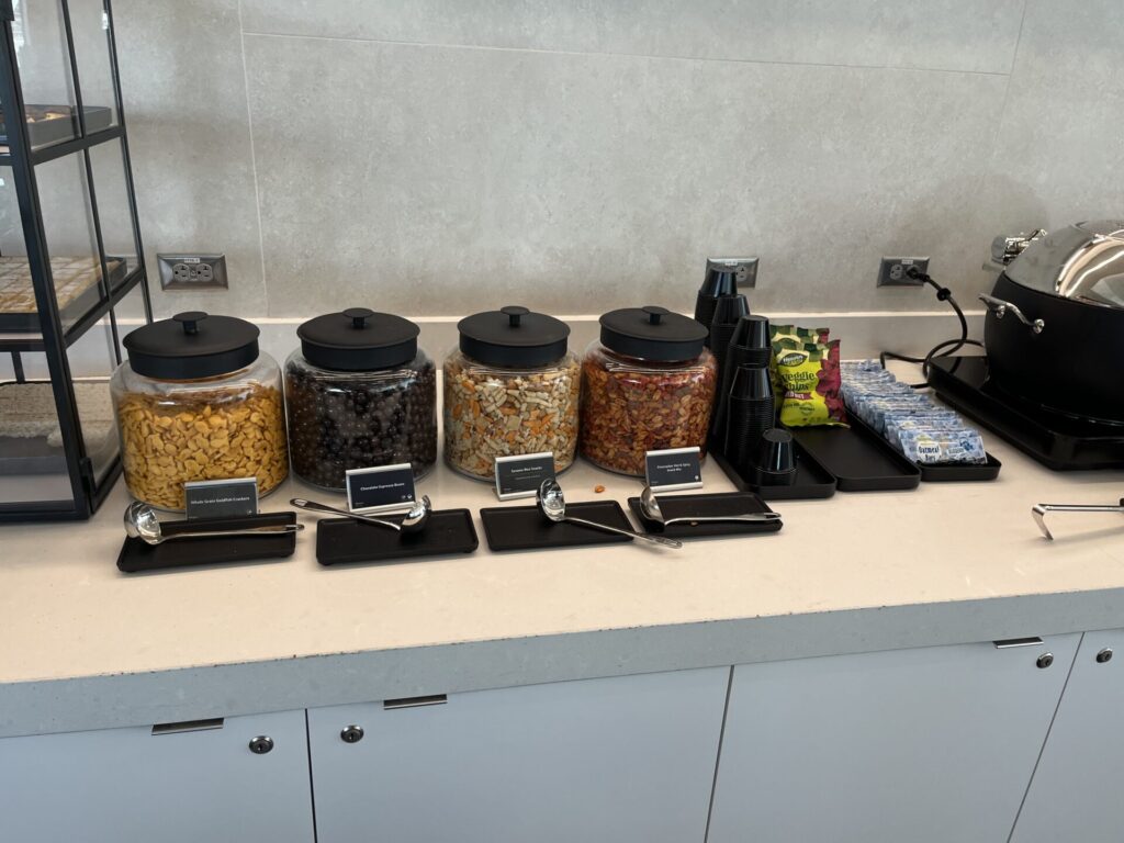 π« Tucked away in BOS Terminal B, the Admirals Club offers solid comfort, snacks, and runway views βοΈ. Not the flashiest, but a welcome break before your next hop. Worth it with a day pass or Oneworld status? You decide. π