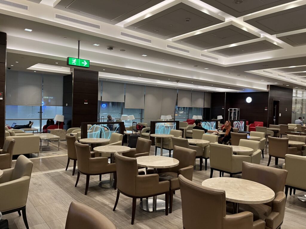 Neil Scrivener and Flying Business review the Marhaba Lounge in Dubai's (DXB) Terminal 1/Concourse D. Access includes Priority Pass members.