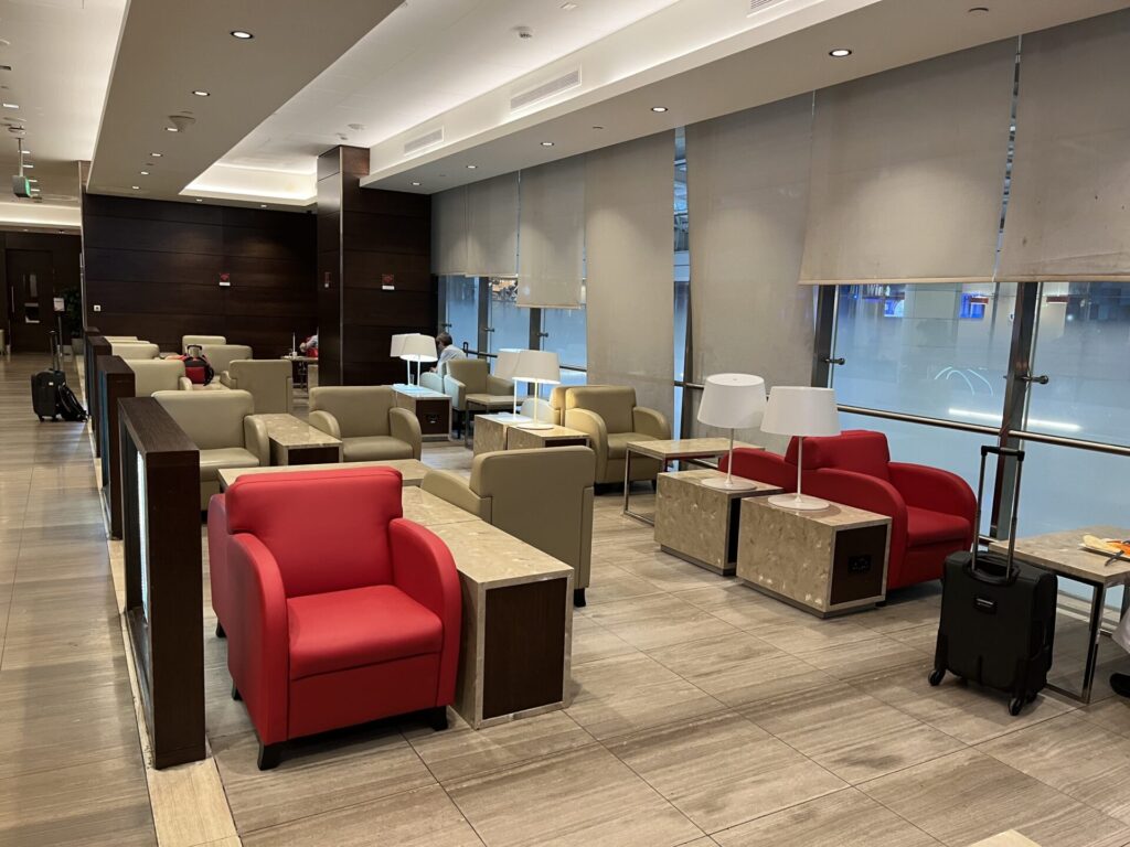 Neil Scrivener and Flying Business review the Marhaba Lounge in Dubai's (DXB) Terminal 1/Concourse D. Access includes Priority Pass members.