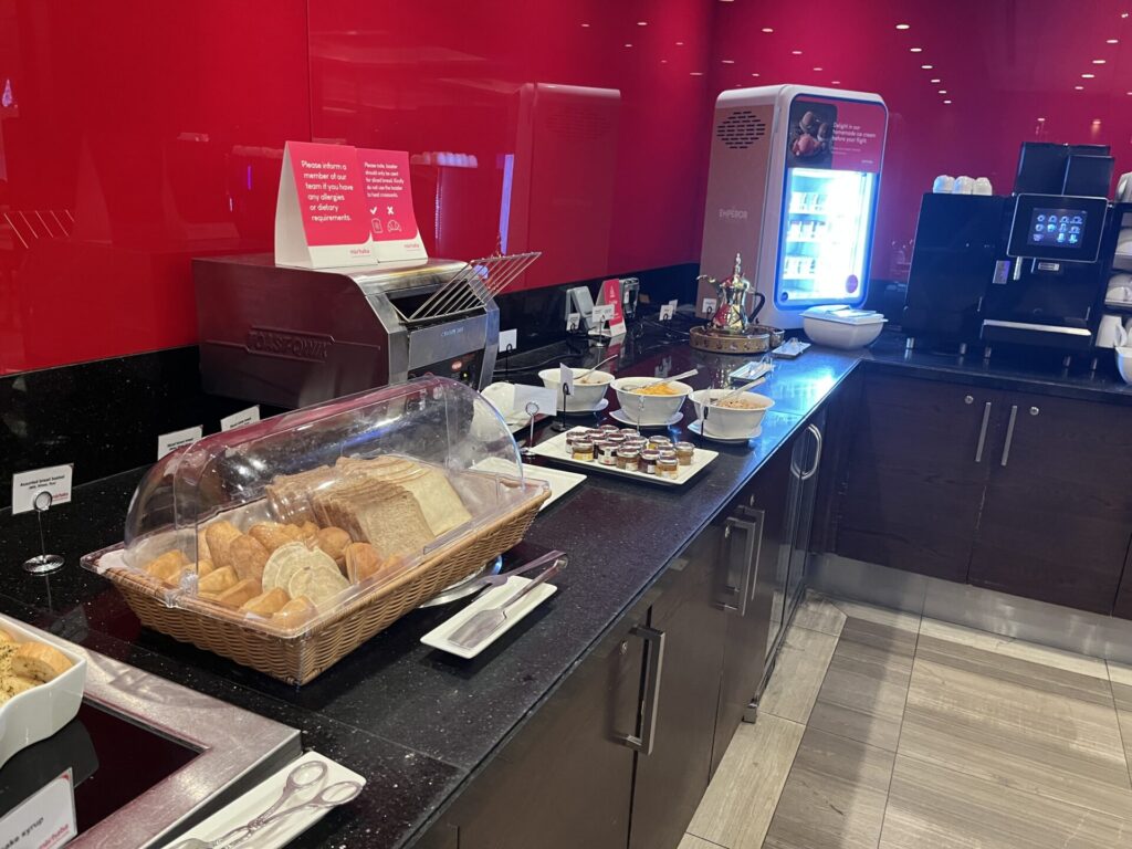 Neil Scrivener and Flying Business review the Marhaba Lounge in Dubai's (DXB) Terminal 1/Concourse D. Access includes Priority Pass members.