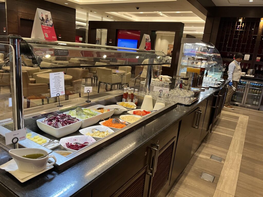 Neil Scrivener and Flying Business review the Marhaba Lounge in Dubai's (DXB) Terminal 1/Concourse D. Access includes Priority Pass members.