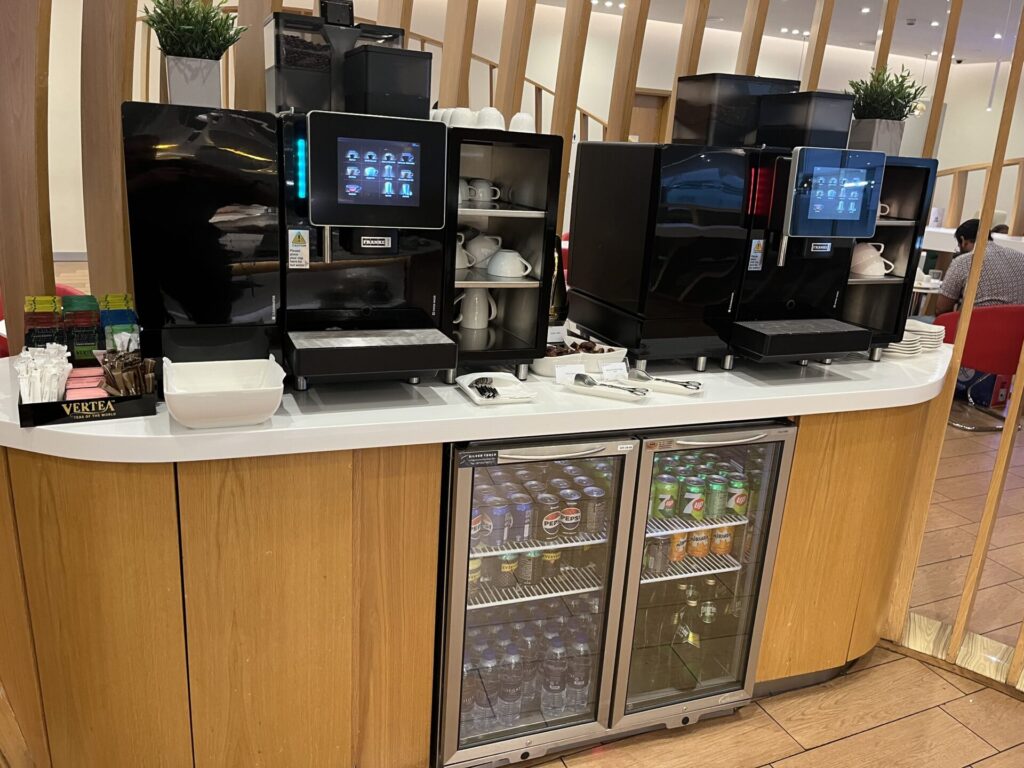 Neil Scrivener reviews the SkyTeam  Lounge in Dubai's (DXB) Terminal 1/Concourse D. Access includes Priority Pass members.