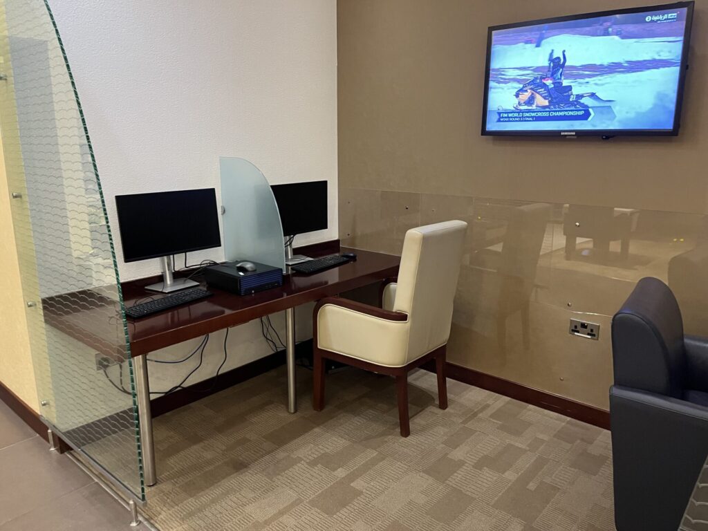 Neil Scrivener and Flying Business review the Gulf Air Lounge in Dubai's (DXB) Terminal 1/Concourse D. Access for Gulf Air Falcon Members and those flying Business Class with Gulf Air.