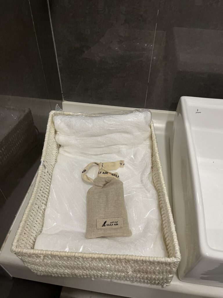 Neil Scrivener and Flying Business review the Gulf Air Falcon Lounge in Bahrain International Airport (BAH).