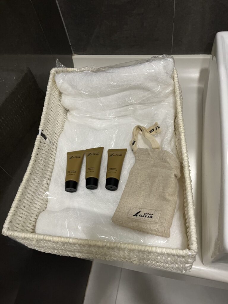 Neil Scrivener and Flying Business review the Gulf Air Falcon Lounge in Bahrain International Airport (BAH).