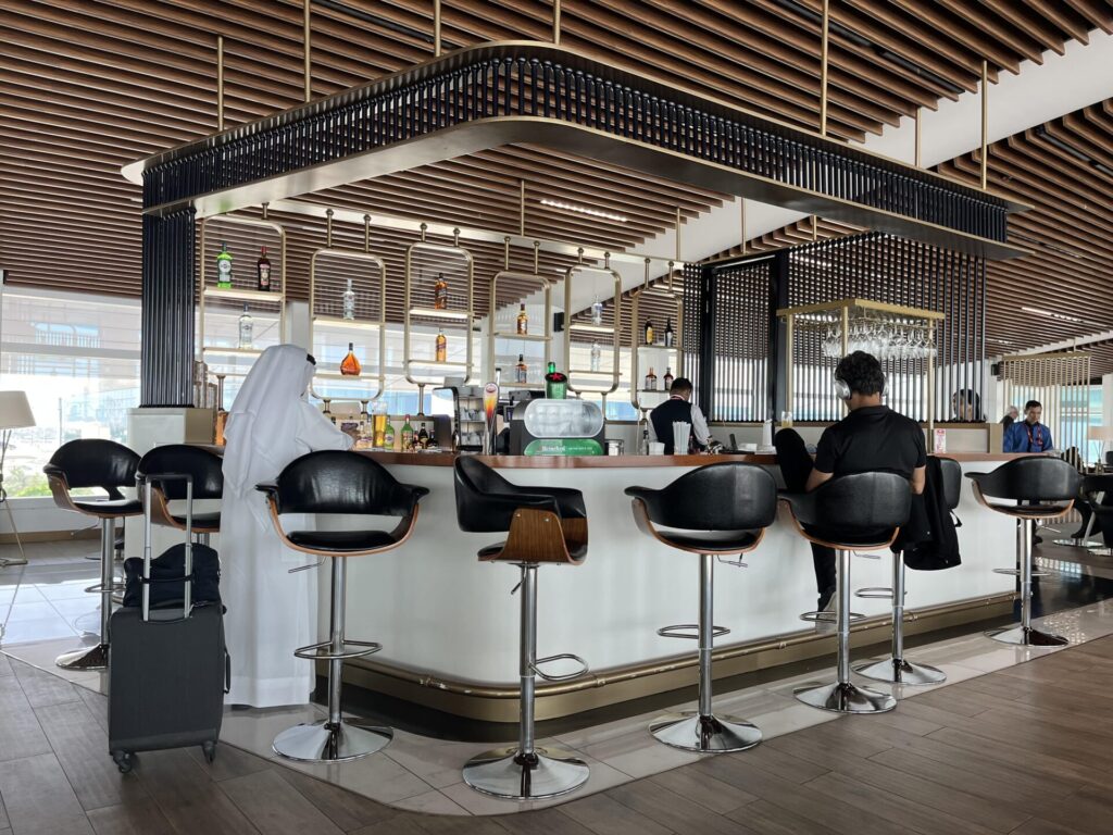 Neil Scrivener and Flying Business review the Gulf Air Falcon Lounge in Bahrain International Airport (BAH).