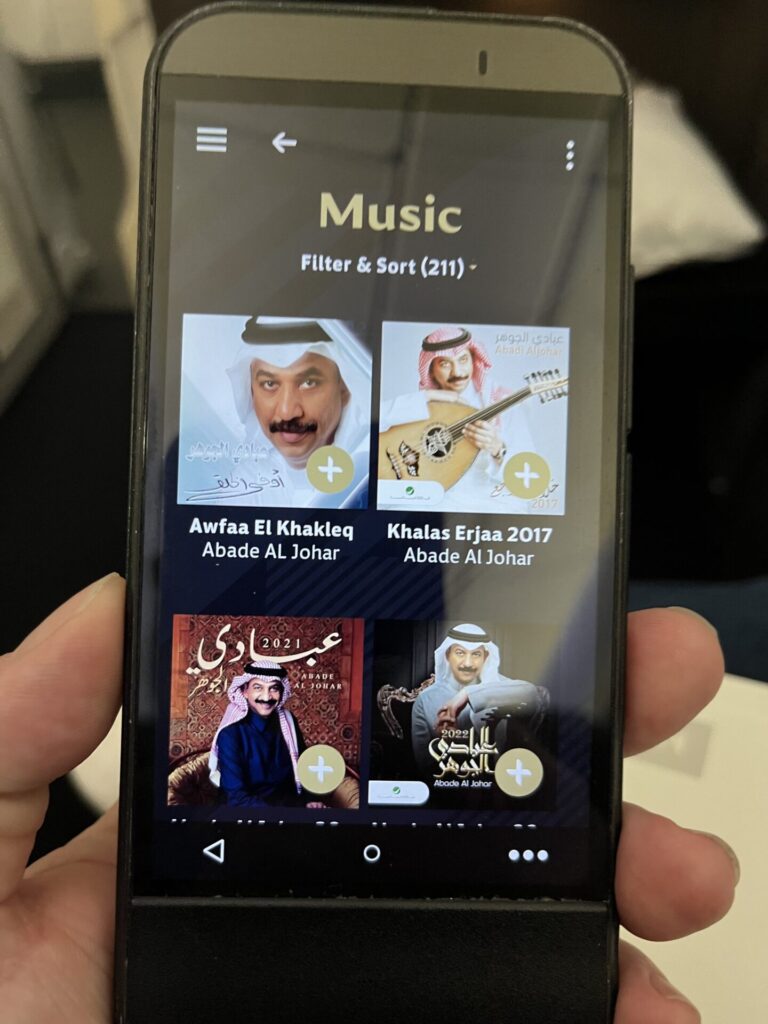 Gulf Air’s 787-9 Falcon Gold cabin from Bahrain to London offers solid hard product - private Apex Suites, good IFE, and decent sleep quality. But service was a letdown: slow, disengaged, and nowhere near 5-star. A comfy seat doesn’t make up for cold crew. ✈️ Thinking of flying Gulf Air? Read this first. 👀👉