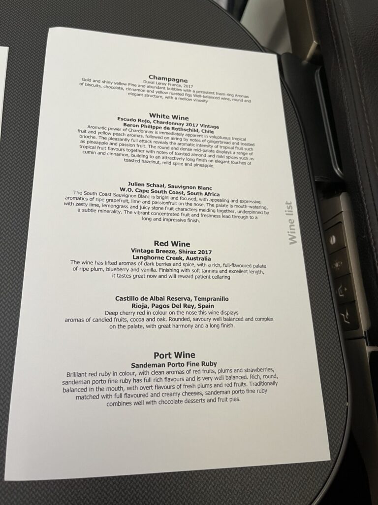 Gulf Air’s 787-9 Falcon Gold cabin from Bahrain to London offers solid hard product - private Apex Suites, good IFE, and decent sleep quality. But service was a letdown: slow, disengaged, and nowhere near 5-star. A comfy seat doesn’t make up for cold crew. ✈️ Thinking of flying Gulf Air? Read this first. 👀👉