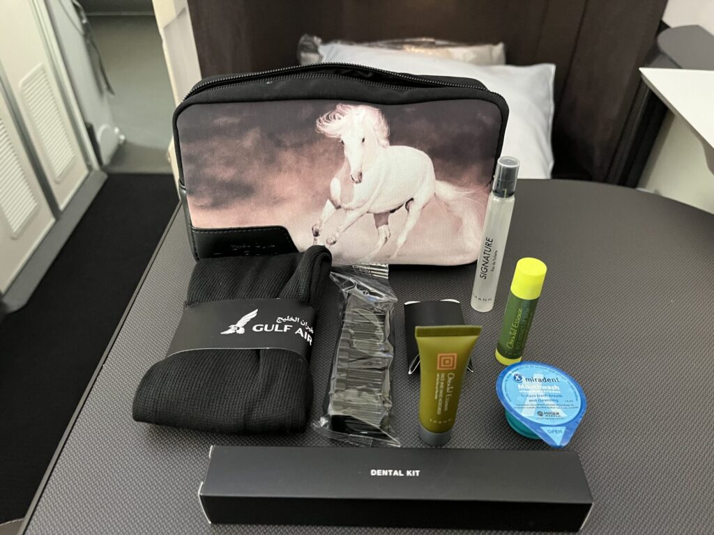 Gulf Air’s 787-9 Falcon Gold cabin from Bahrain to London offers solid hard product - private Apex Suites, good IFE, and decent sleep quality. But service was a letdown: slow, disengaged, and nowhere near 5-star. A comfy seat doesn’t make up for cold crew. ✈️ Thinking of flying Gulf Air? Read this first. 👀👉