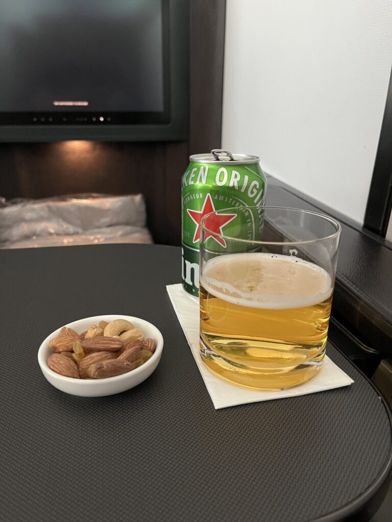 Gulf Air’s 787-9 Falcon Gold cabin from Bahrain to London offers solid hard product - private Apex Suites, good IFE, and decent sleep quality. But service was a letdown: slow, disengaged, and nowhere near 5-star. A comfy seat doesn’t make up for cold crew. ✈️ Thinking of flying Gulf Air? Read this first. 👀👉