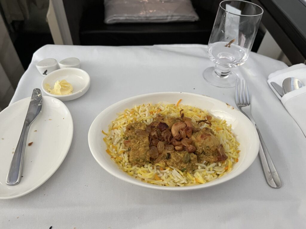 Gulf Air’s 787-9 Falcon Gold cabin from Bahrain to London offers solid hard product - private Apex Suites, good IFE, and decent sleep quality. But service was a letdown: slow, disengaged, and nowhere near 5-star. A comfy seat doesn’t make up for cold crew. ✈️ Thinking of flying Gulf Air? Read this first. 👀👉
